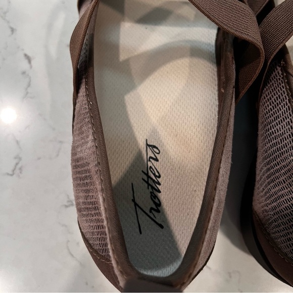 TROTTERS Josie Mary Jane Ballet Flats Size 6 Wide - Picture 12 of 13